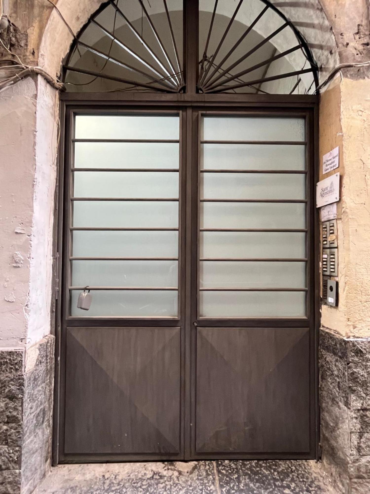 Oikos Guest House Naples Exterior photo